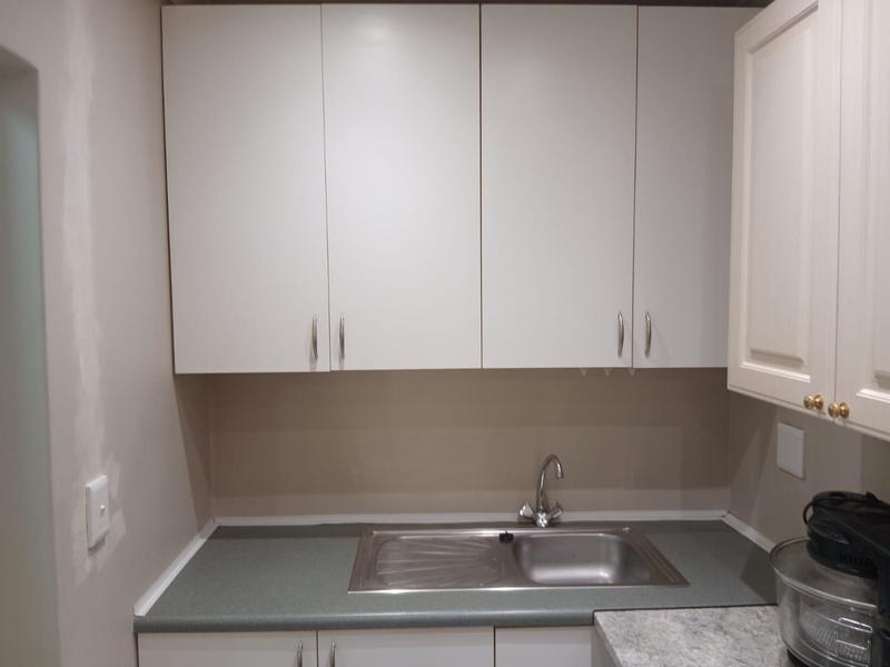 1 Bedroom Property for Sale in Uitzicht Western Cape